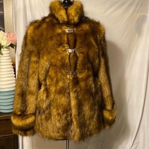 URBANCODE LONDON GORGEOUS WOMEN’S FAUX FUR COAT SIZE UK 8 US SIZE 4 GOLD…
